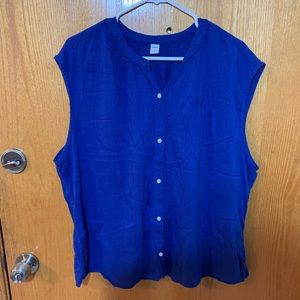 Old Navy button down sleeveless blouse